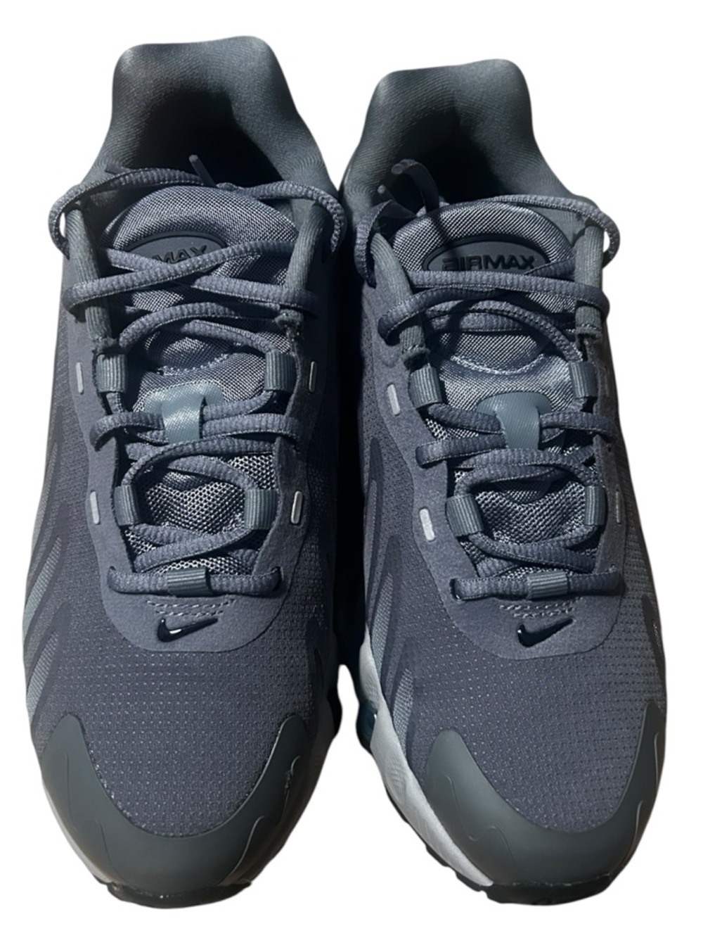Nike Men’s Black and Gray Cushioned Athletic Trainers - Picture 3 of 6